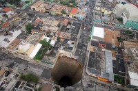 giant-sinkhole-guatemala-01.jpg